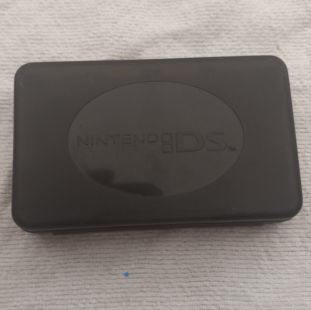 Nintendo DS Cartridge Case